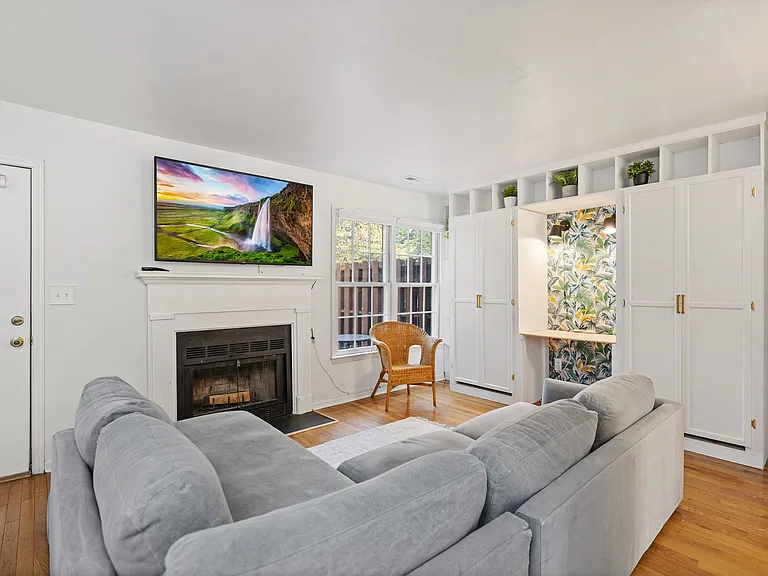 126 Shady Spring Pl — Photo 4