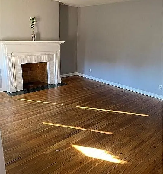 1101 15th St NE — Photo 2