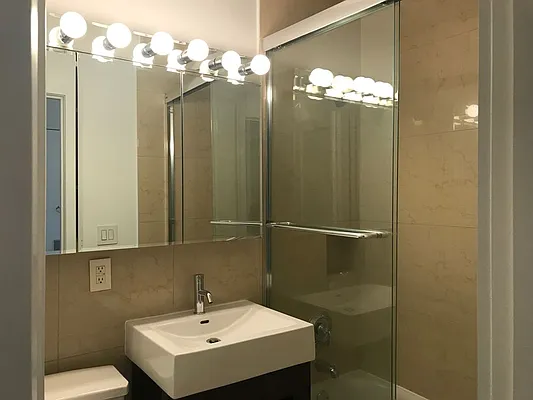 Rented by Sky Management | media 32