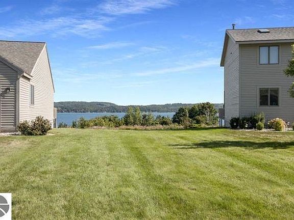 2nd image of 6281 Ridge Dr Unit 21
