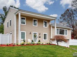 270 Elm St, Oradell, NJ 07649