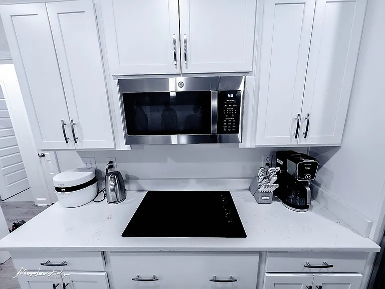 1718 Oak Forest Dr — Photo 9