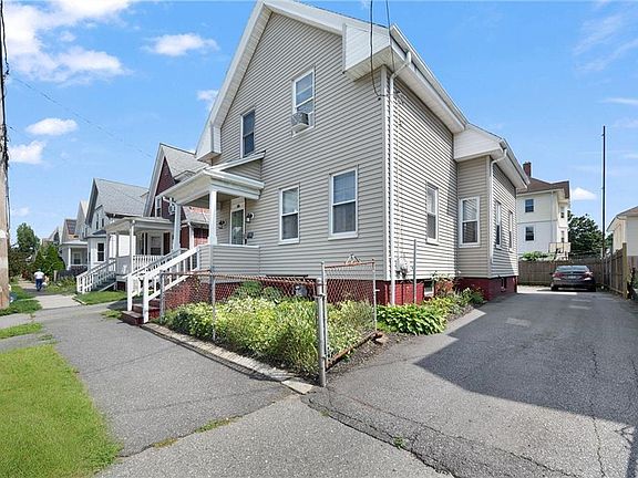 2nd image of 292 California Ave