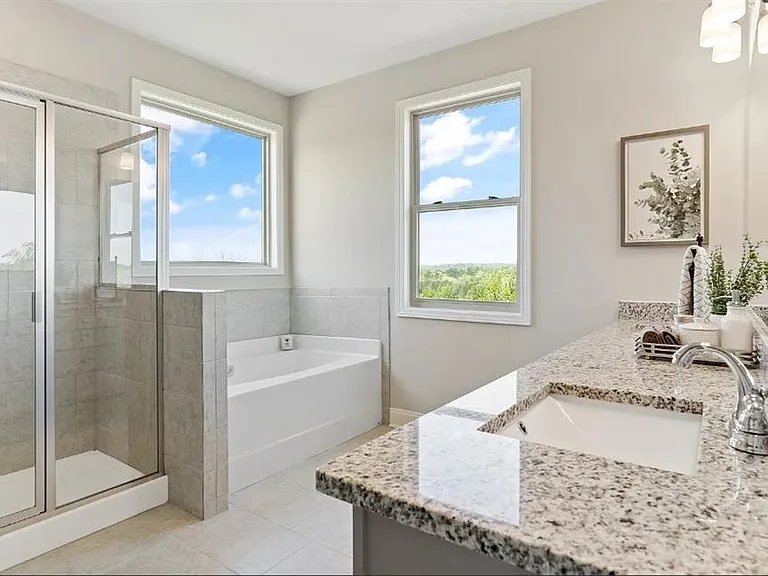 1905 Manor Pointe Dr — Photo 17