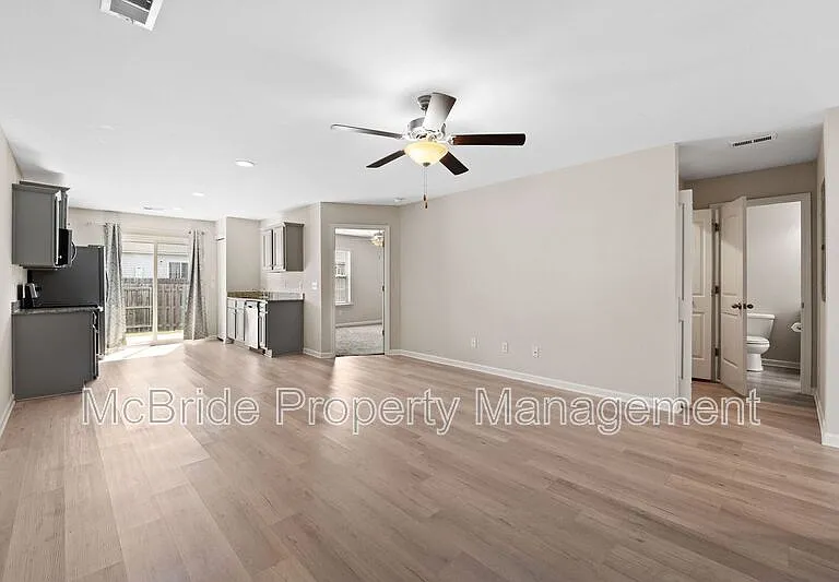 957 Madrid Ct — Photo 5