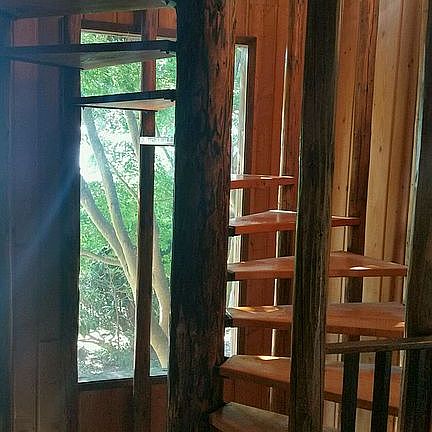 3rd image of 10705 NE Manitou Park Blvd
