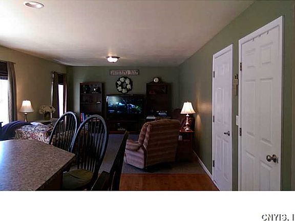 3rd image of 3240 Greenleafe Dr