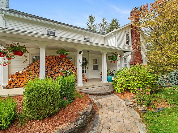 3rd image of 239 Rockwell Rd