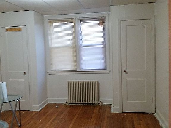 Bedroom offering 2 closets 
