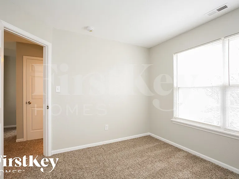 4327 Autumn Crest Ct — Photo 12