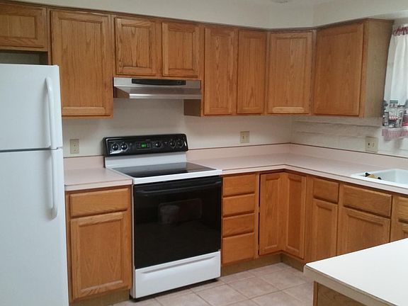 Kitchen. It does have a diswasher!