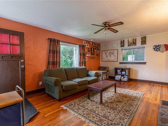 2nd image of 89 Arlington Cir