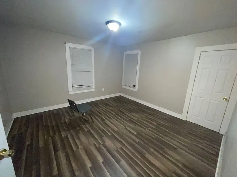 4236 Delaware St — Photo 2