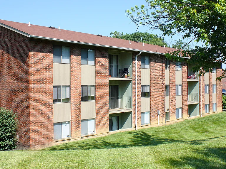 Sharondale Woods Apartments — Photo 16