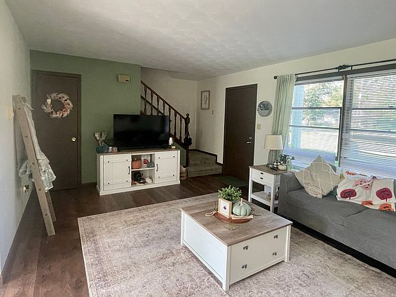 3rd image of 7500 Parker Rd #3