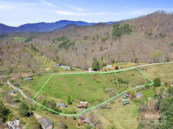 1 Gordon Silvers Rd, Bakersville, NC 28705