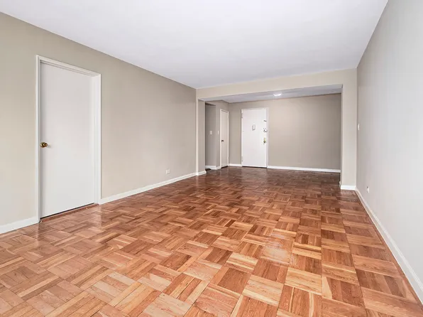 609 Kappock Street image 15 of 26