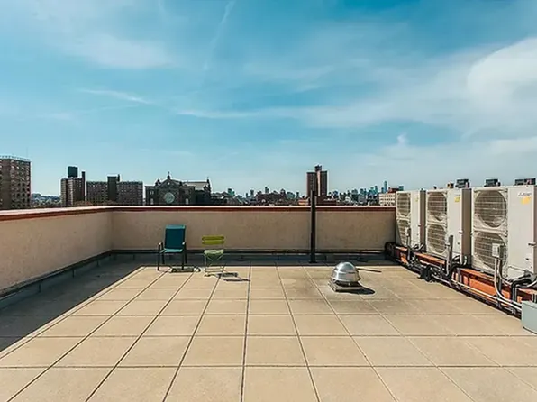 865 Willoughby Avenue image 11 of 14