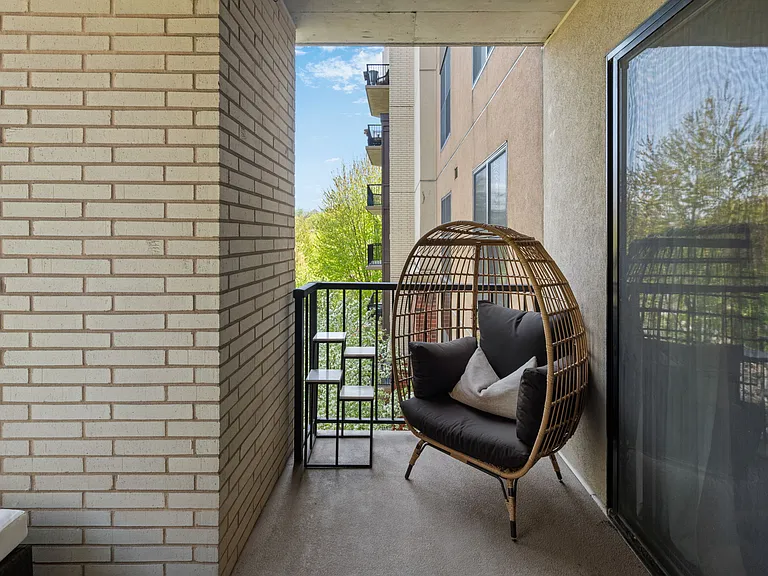 317 Groveland Ave #402 — Photo 9