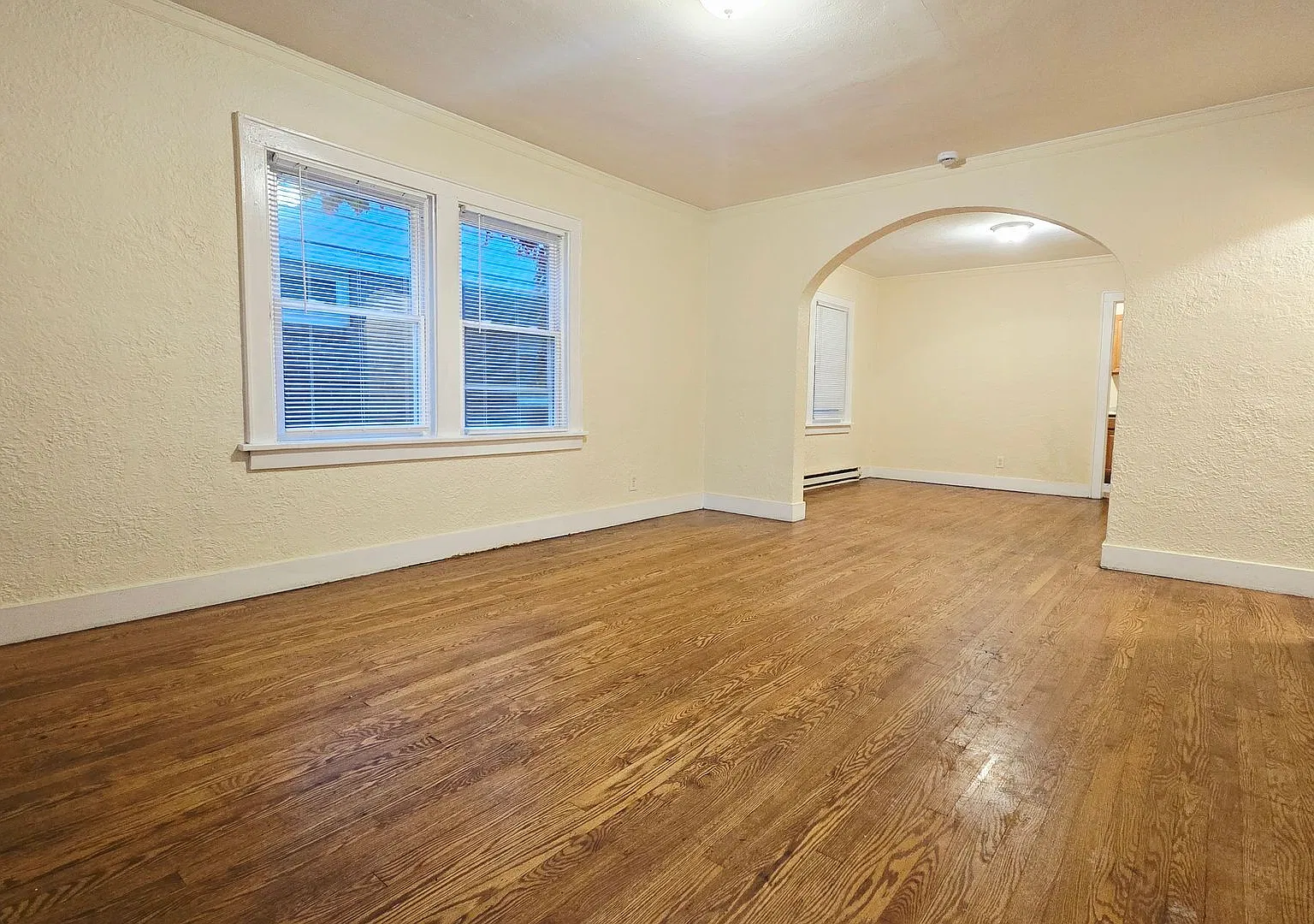 2422 Benderwirt Ave — Photo 4