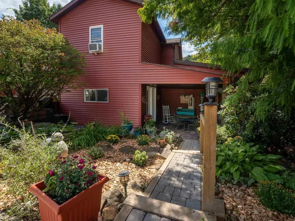 8 Drake Rd, Morgantown, WV 26501