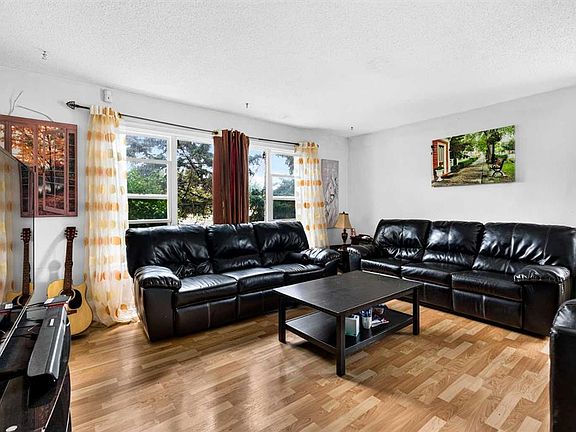 3rd image of 53 S Queen Isabella Close SE