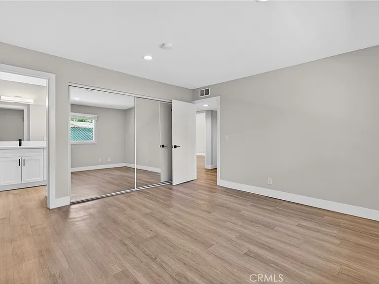 8416 Burnet Ave #7 — Photo 16