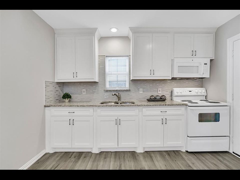1st image of 330 Avenue G