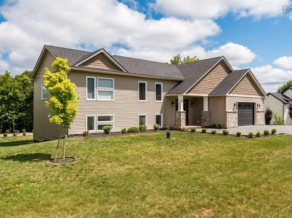 237 Magenta Dr, Halifax, NS B4E 0M7