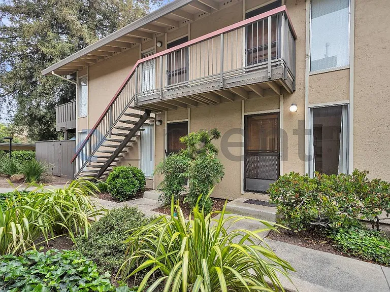 51 Massolo Dr #C — Photo 3