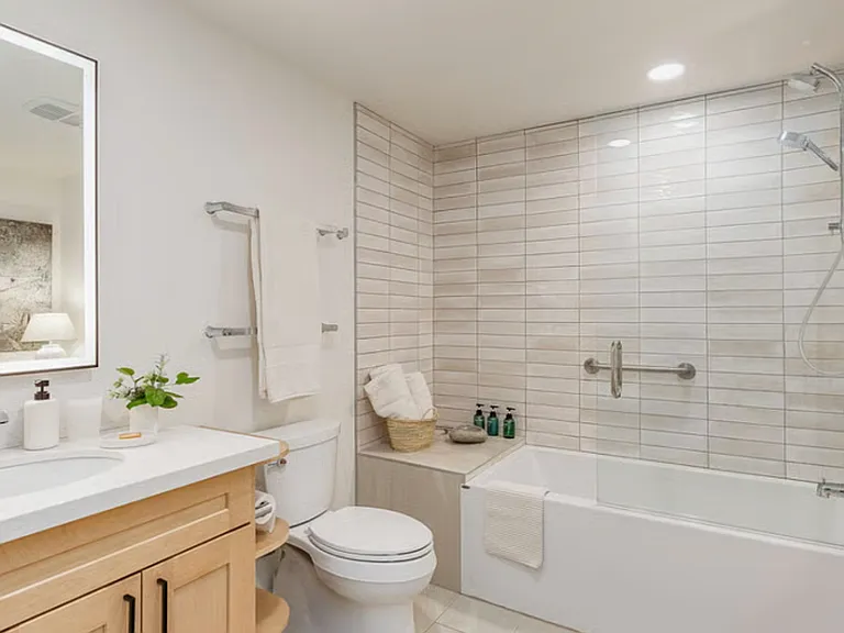 13829 NE 74th St — Photo 10
