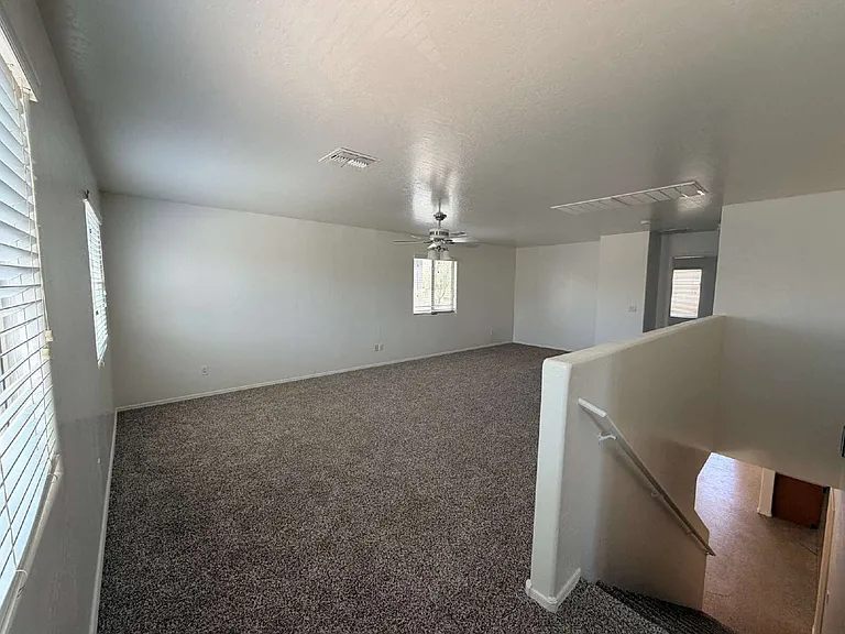 2344 E Meadow Creek Way — Photo 7