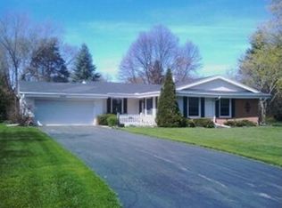 17500 Royalcrest Dr, Brookfield, WI 53045