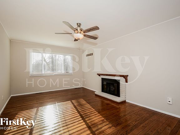 3rd image of 12128 Lake Meade Dr