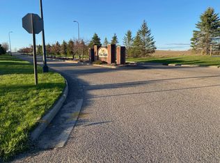 1670-1672 Squirrel Way, New Richmond, WI 54017
