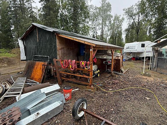 4th image of 53612 Hobbiton Ave