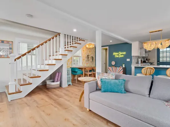 61 Central Ave #2, Salisbury, MA 01952