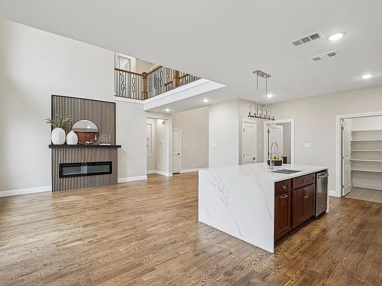 1713 Highland Dr W — Photo 13