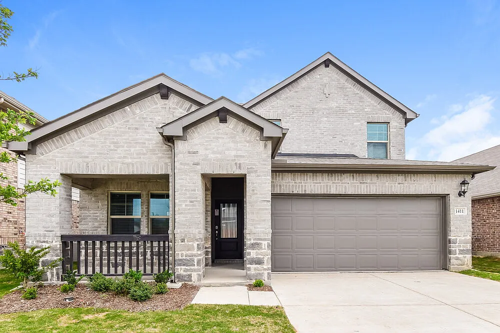 4 bed, 2.5 bath, 2397 sqft, $2,575 — Photo 1