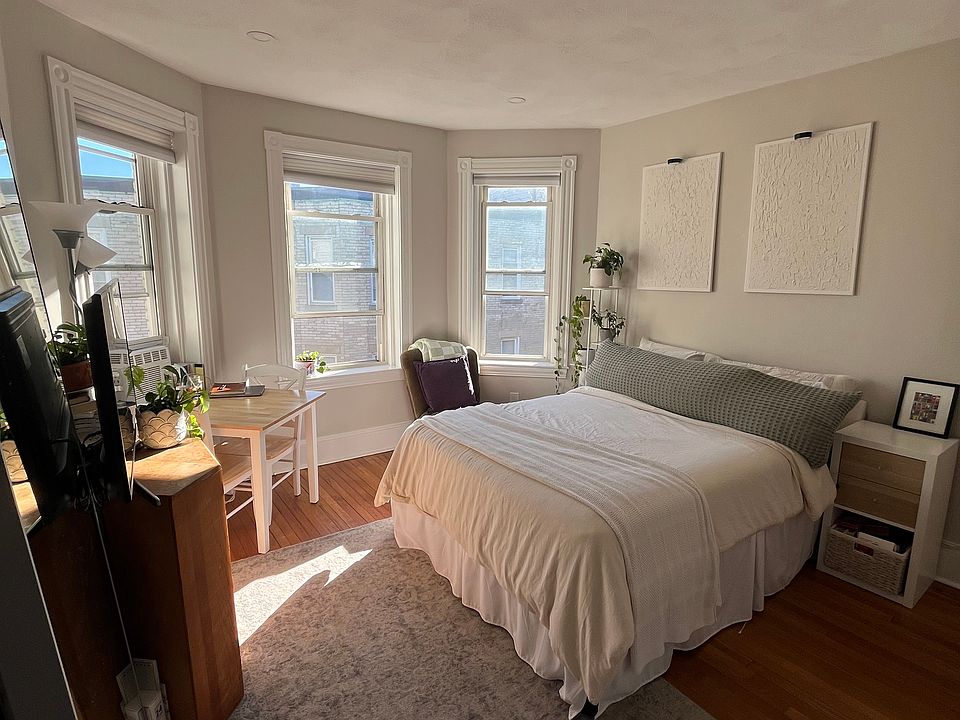 1st image of 131 Park Dr APT 38