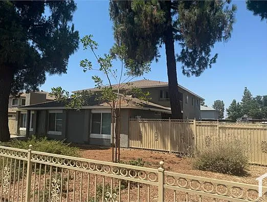 1209 Oxford Dr #C — Photo 2