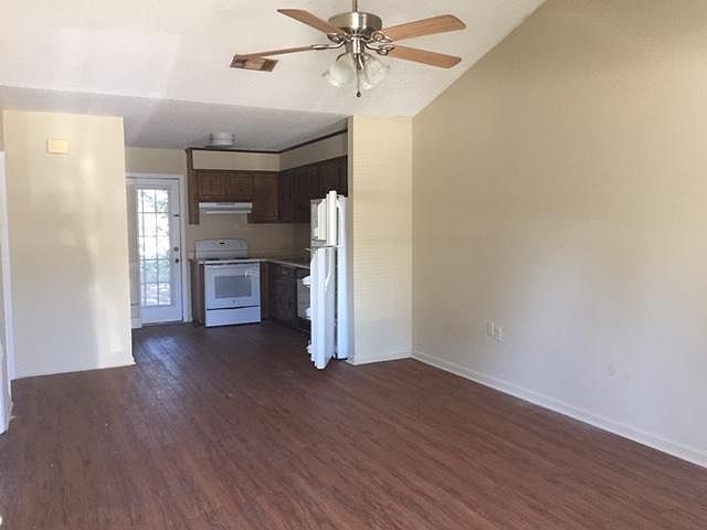 1st image of 100 Lanier Dr APT 4
