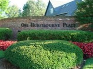 8006 Laughton Ln, Hurstbourne, KY 40222