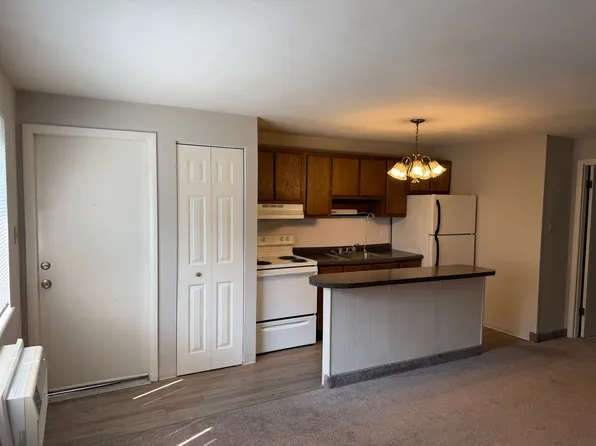 Streamside Apartments, 128-130 S 2nd St #C, Mount Wolf, PA 17347