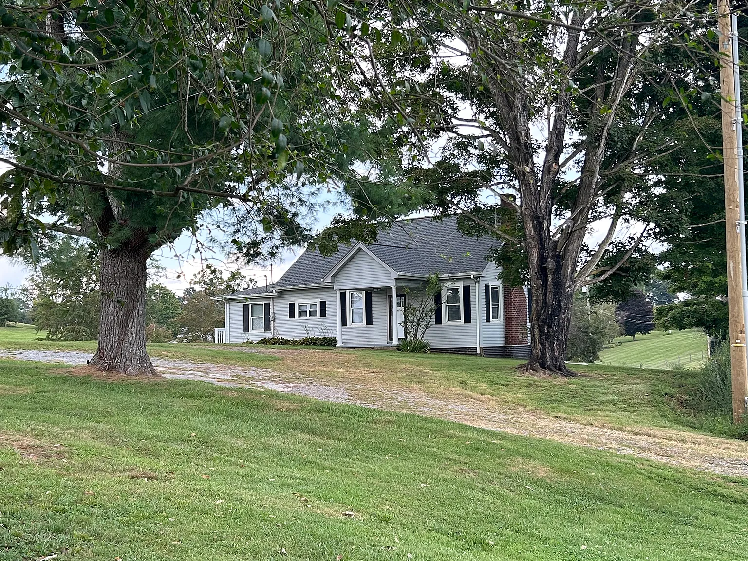 3 bed, 2.5 bath, 1450 sqft, $2,000 — Photo 1