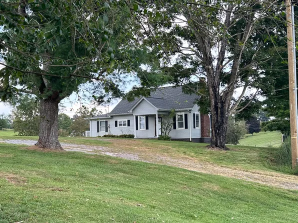 13333 Saint John Ln, Glade Spring, VA 24340