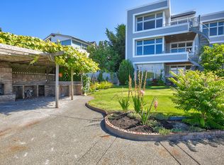 2212 Day Island Blvd W, University Place, WA 98466