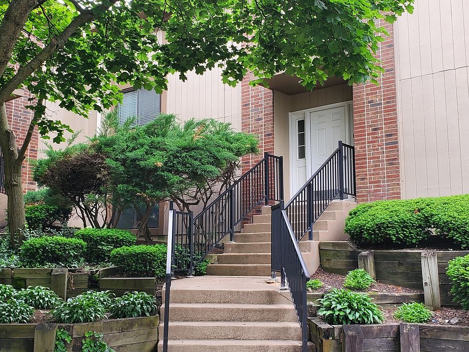 1st image of 371 Wilmington Dr #101