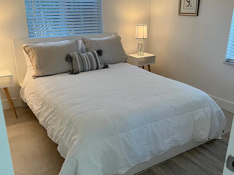 701 SW 9th Ave — Photo 4