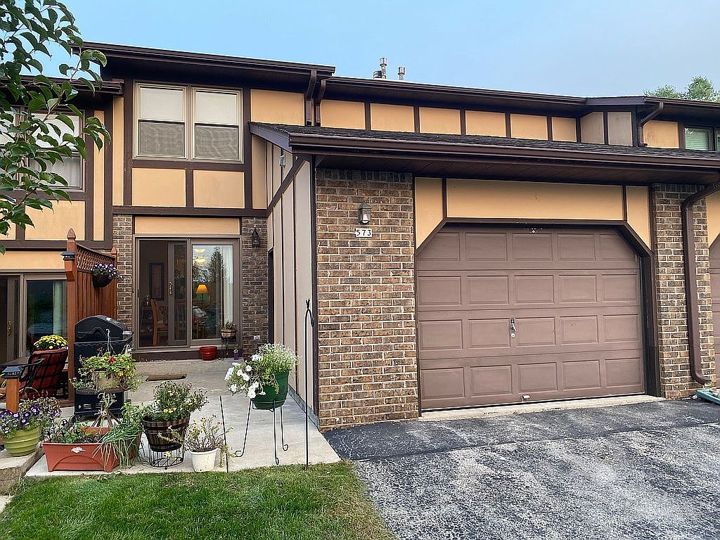 573 Hartridge Dr, Hartland, WI 53029 Zillow